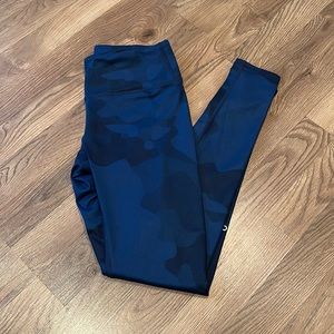 Alo Yoga Blue camo Airbrush Leggings Sz XS